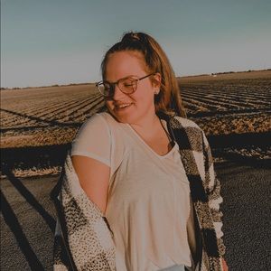 Meet your Posher, Abby